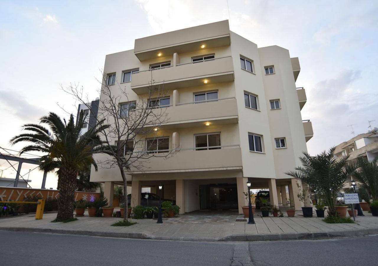 Elysso Apartments Larnaca Exterior photo